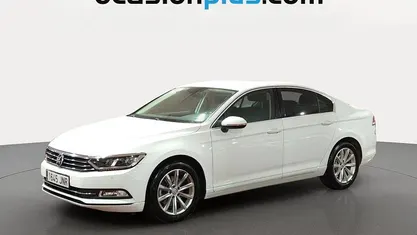 Usado VW Passat Advance 120 CV (88 kW) 2016 Blanco Berlina