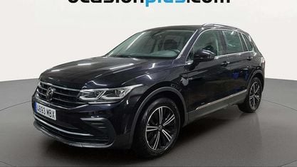 Używany VW Tiguan Life 150 KM (110 kW) 2022 Czarny SUV