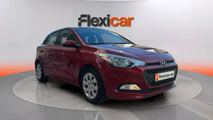 Usado Hyundai i20 101 CV (74 kW) 2017 Rojo Utilitario