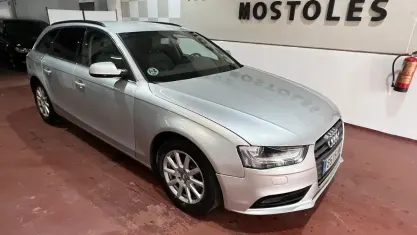 Usado Audi A4 143 CV (105 kW) 2012 Gris / plata Familiar