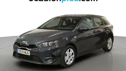 Usado Kia Ceed 136 CV (100 kW) 2023 Gris Utilitario
