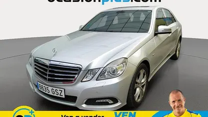 Usado Mercedes E350 Avantgarde 292 CV (214 kW) 2010 Gris plata Berlina
