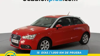 Rojo Usado 2013 Audi A1 Attraction Utilitario | 8290 € (Super precio)