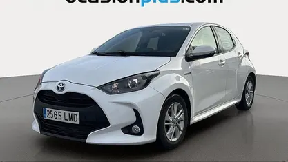 Usado Toyota Yaris Hybrid Active 116 CV (85 kW) 2021 Blanco Utilitario