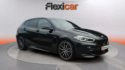Begagnad BMW 118 136 HK (100 kW) 2022 Svart Halvkombi