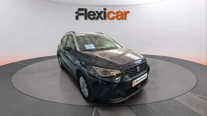 Usado Seat Arona Style 110 CV (80 kW) 2022 Azul SUV