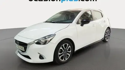 Usado Mazda 2 Luxury 90 CV (66 kW) 2018 Blanco Utilitario
