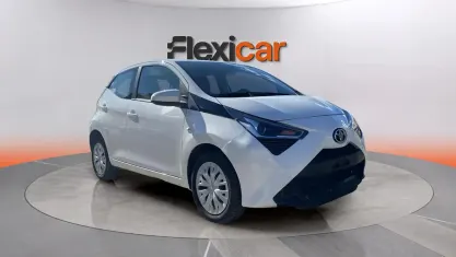 Usado Toyota Aygo X-play 72 CV (52 kW) 2021 Blanco Utilitario