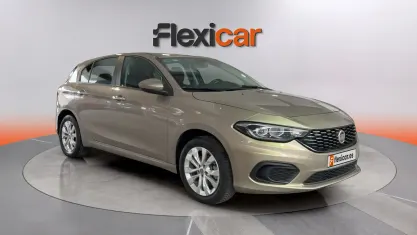 Usado Fiat Tipo Easy 95 CV (69 kW) 2018 Marrón Berlina