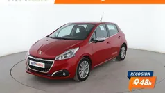 Usado 2018 Peugeot 208 Allure Utilitario | 9599 € (Precio justo)