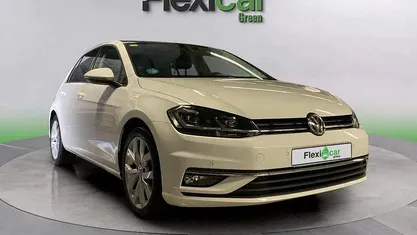 Usado 2019 VW Golf Advance Berlina | 17.490 € (Buen precio)