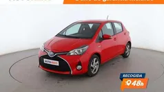 Rojo Usado 2016 Toyota Yaris Hybrid Active Berlina | 12.999 € (Precio justo)