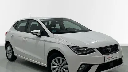 Usado Seat Ibiza Style Plus 110 CV (80 kW) 2022 Blanco Utilitario