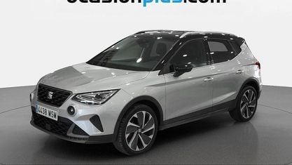 Usado Seat Arona FR 150 CV (110 kW) 2024 Gris plata SUV