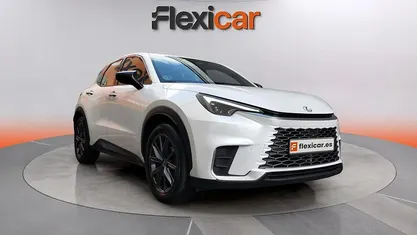 Usado Lexus LBX 136 CV (100 kW) 2024 SUV