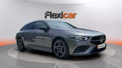 Usado Mercedes CLA200 Shooting Brake 150 CV (110 kW) 2021 Gris Familiar
