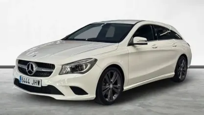 Usado Mercedes CLA180 Shooting Brake 122 CV (89 kW) 2015 Blanco Familiar