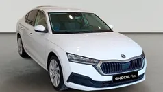 Blanco Usado 2022 Skoda Octavia Ambition Berlina | 25.990 € (Precio justo)