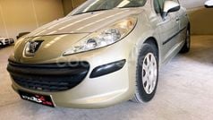 Gris / plata Usado 2007 Peugeot 207 Berlina | 5000 € (Precio justo)