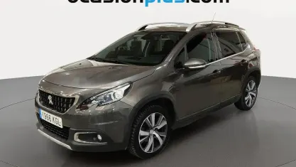 Usado Peugeot 2008 Allure 100 CV (73 kW) 2017 Gris SUV