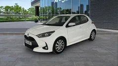 Blanco Usado 2023 Toyota Yaris Hybrid Active Utilitario | 18.500 € (Precio justo)