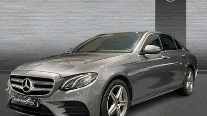 Usado Mercedes E300 306 CV (225 kW) 2019 Gris Berlina