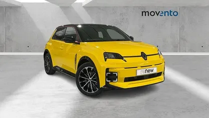 Usado Renault R5 Iconic 110 kW (150 CV) 2025 Amarillo Utilitario