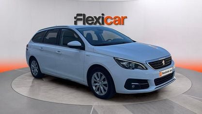 Käytetty Peugeot 308 Active 130 HP (95 kW) 2020 Valkoinen Sedan