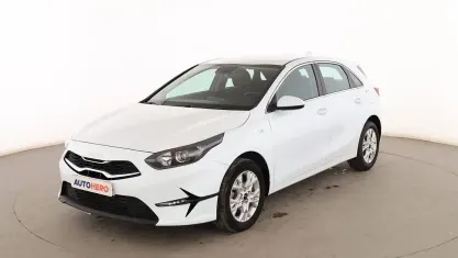 Usado Kia Ceed 101 CV (74 kW) 2022 Blanco Utilitario