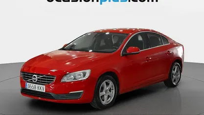 Usado Volvo S60 Momentum 120 CV (88 kW) 2018 Rojo Berlina