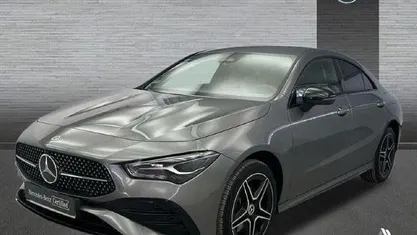 Usado Mercedes CLA250e AMG line 218 CV (160 kW) 2024 Gris montaña Berlina