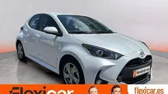 Usado 2024 Toyota Yaris Hybrid Active Berlina | 20.490 € (Precio justo)