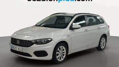 Usado Fiat Tipo Easy 120 CV (88 kW) 2018 Gris Monovolumen