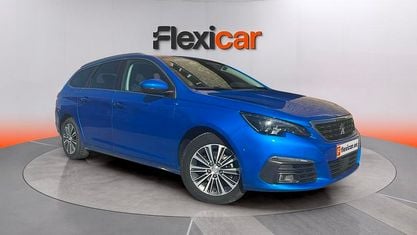 Używany Peugeot 308 SW Allure 131 KM (96 kW) 2020 Niebieski Kombi