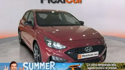 Usado Hyundai i30 N Line 120 CV (88 kW) 2022 Rojo Berlina