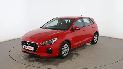 Usado Hyundai i30 120 CV (88 kW) 2017 Rojo Berlina