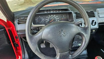 Usado Peugeot 205 60 HP (44 kW) 1996 Vermelho Citadino