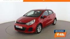 Rojo Usado 2017 Kia Rio Berlina | 9699 € (Precio justo)