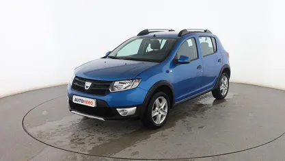 Usado Dacia Sandero Stepway 90 CV (66 kW) 2015 Gris Berlina