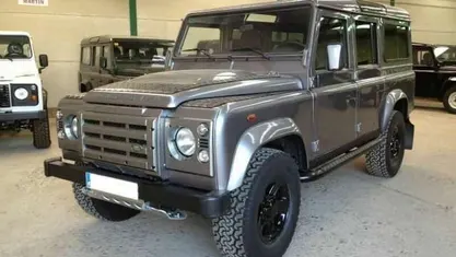 Usado Land Rover Defender 122 CV (89 kW) 2013 Gris SUV