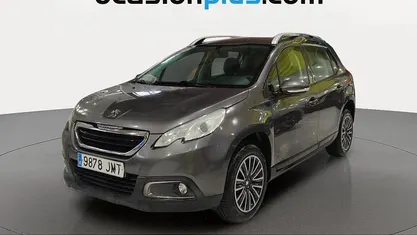 Usado Peugeot 2008 Active 100 CV (73 kW) 2016 Gris plata SUV