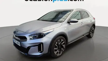 Usado Kia XCeed 101 CV (74 kW) 2025 Gris plata SUV