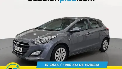 Usado Hyundai i30 90 CV (66 kW) 2015 Gris Utilitario