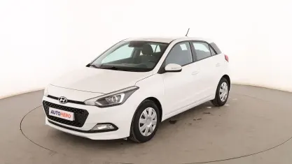Usado Hyundai i20 85 CV (62 kW) 2018 Blanco Berlina