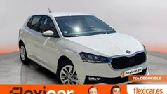 Blanco Usado 2021 Skoda Fabia Ambition Berlina | 11.390 € (Precio justo)