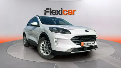 Usado Ford Kuga Titanium 150 CV (110 kW) 2023 Blanco SUV