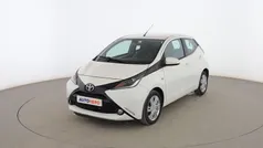 Blanco Usado 2017 Toyota Aygo X-play Utilitario | 10.999 € (Precio justo)