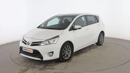 Usado Toyota Verso Advance 110 CV (80 kW) 2015 Blanco Monovolumen