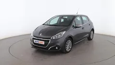 Gris Usado 2018 Peugeot 208 Allure Utilitario | 10.699 € (Precio justo)