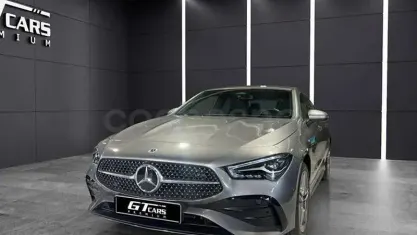 Usado Mercedes CLA250e AMG 218 CV (160 kW) 2025 Gris / plata Coupe